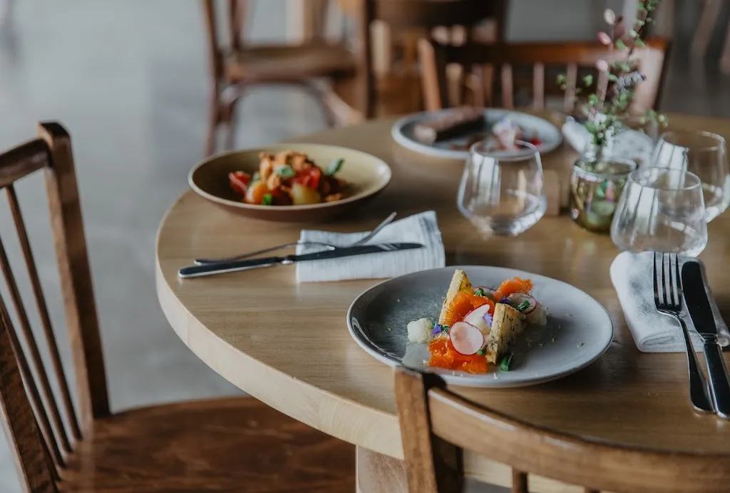 Le Comptoir de La Butte Restaurant in Plouider