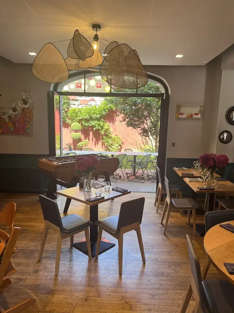 L ’Air Du Temps restaurant, cave à vin , patio urbain restaurant in Saint-Brieuc