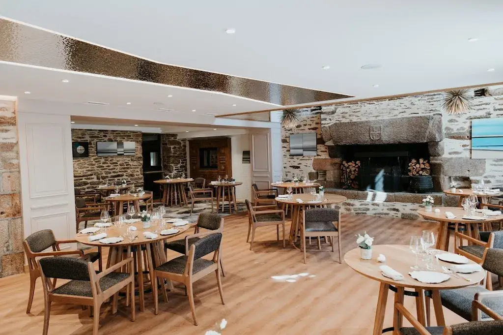 Restaurant de la Pointe Saint Mathieu restaurant in Plougonvelin