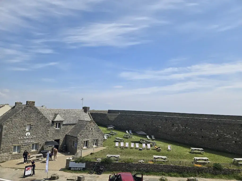 Laura Cohen_La Maison du Phare_Plougonvelin_review