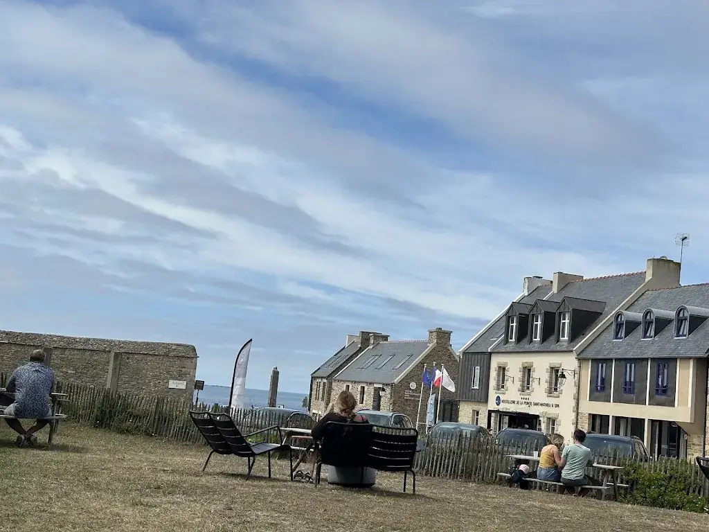 Christine Wahart_La Maison du Phare_Plougonvelin_review