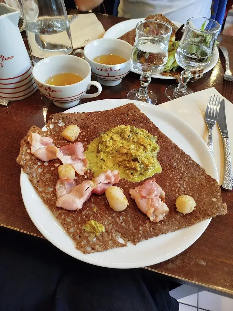 lucie p_Crêperie La Dentellière_Tréguier_review