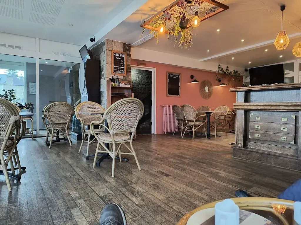 Ray Dennett_Le Rest'à Flots - Hôtel Restaurant_Tréguier_review