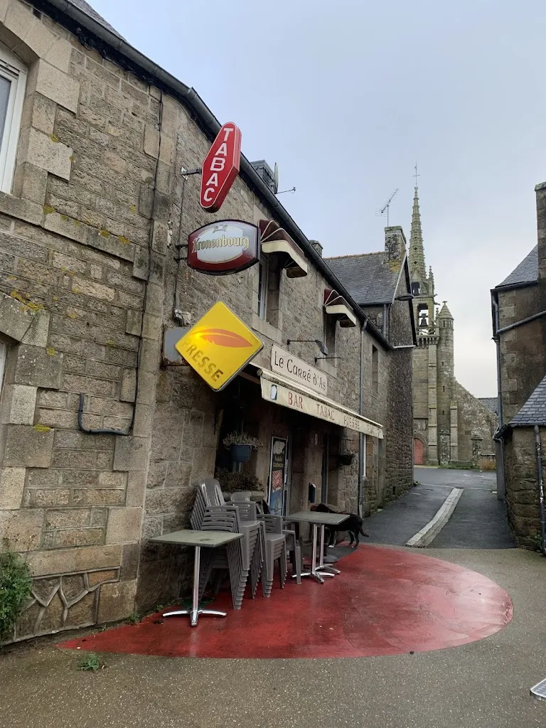 Le Carré D'As restaurant in Plounévez-Moëdec