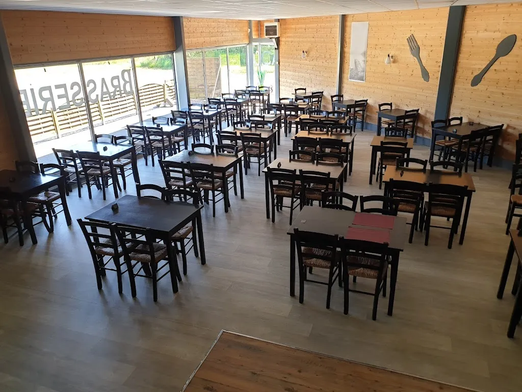 L'Étape. Bar restaurant restaurant in Plounévez-Moëdec