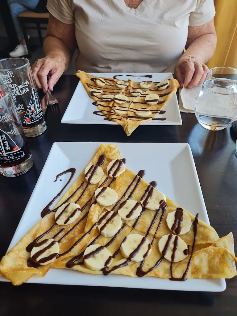 Phaedra Hepworth_Le Diss’_Plouguernével_review