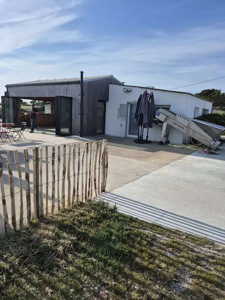 Carol Metcalfe_La Cabane à Jo_Plouharnel_review