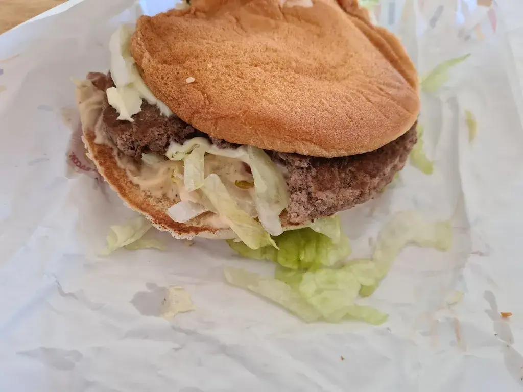 McDonald's_Thizy-les-Bourgs_slider_image_2