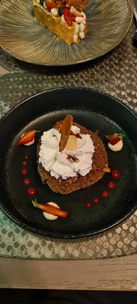 Byron Ravenscroft_La Sultana_Carnac_review