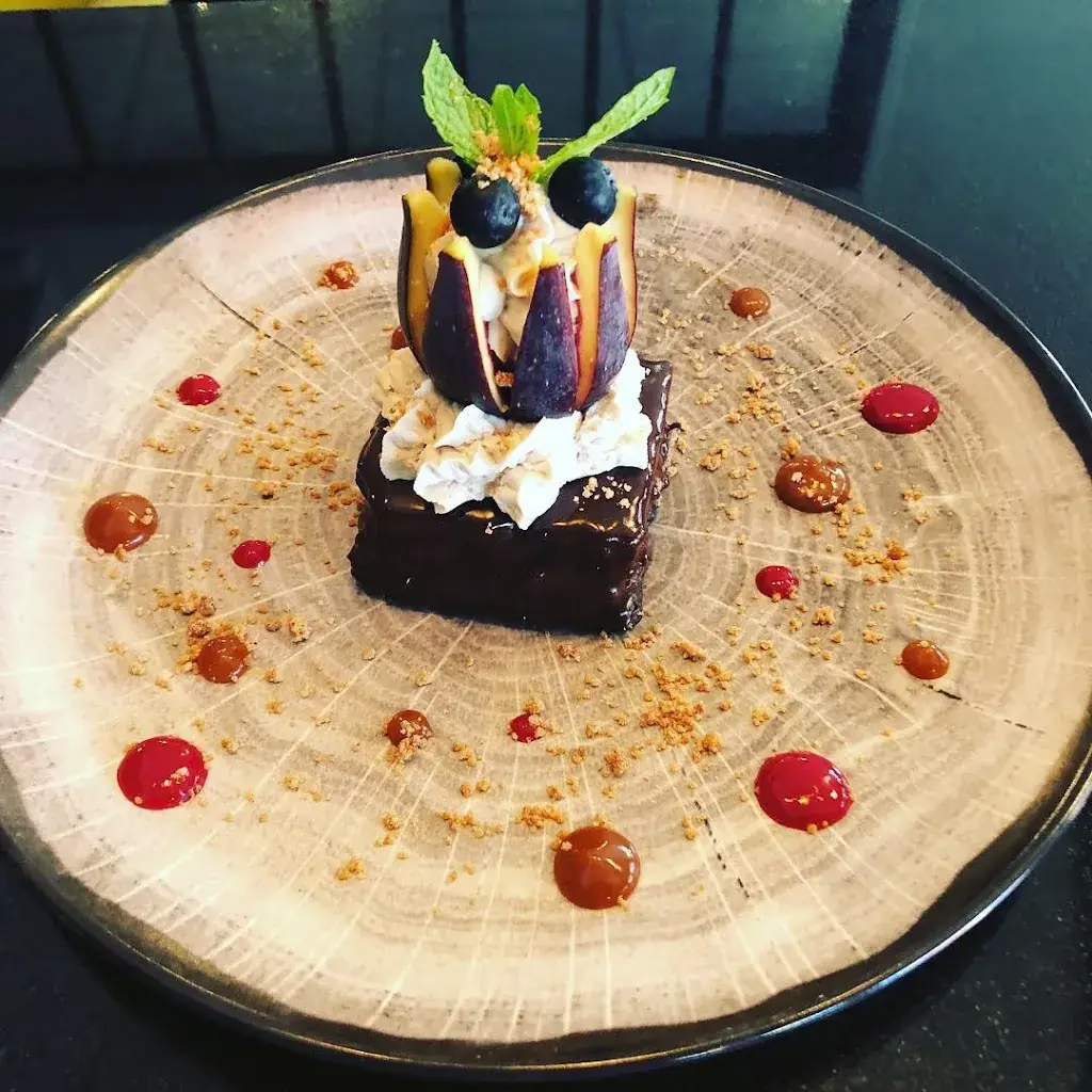 La Sultana_Carnac_slider_image_2