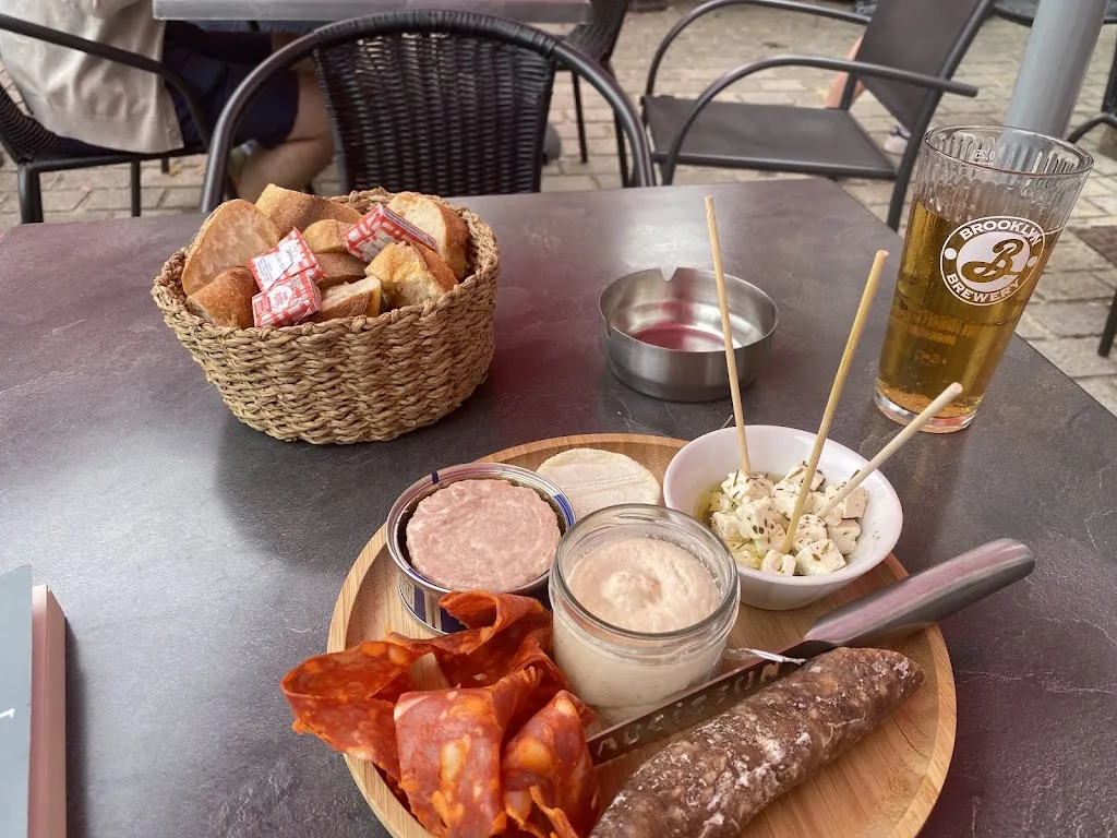 Ty Jeanne_Carnac_slider_image_3