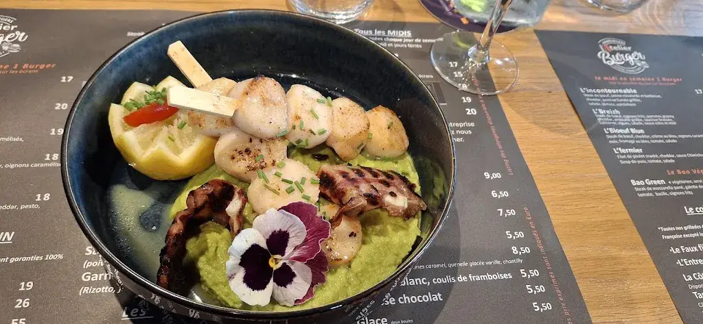 Caroline Becker_L'atelier_Ploumagoar_review