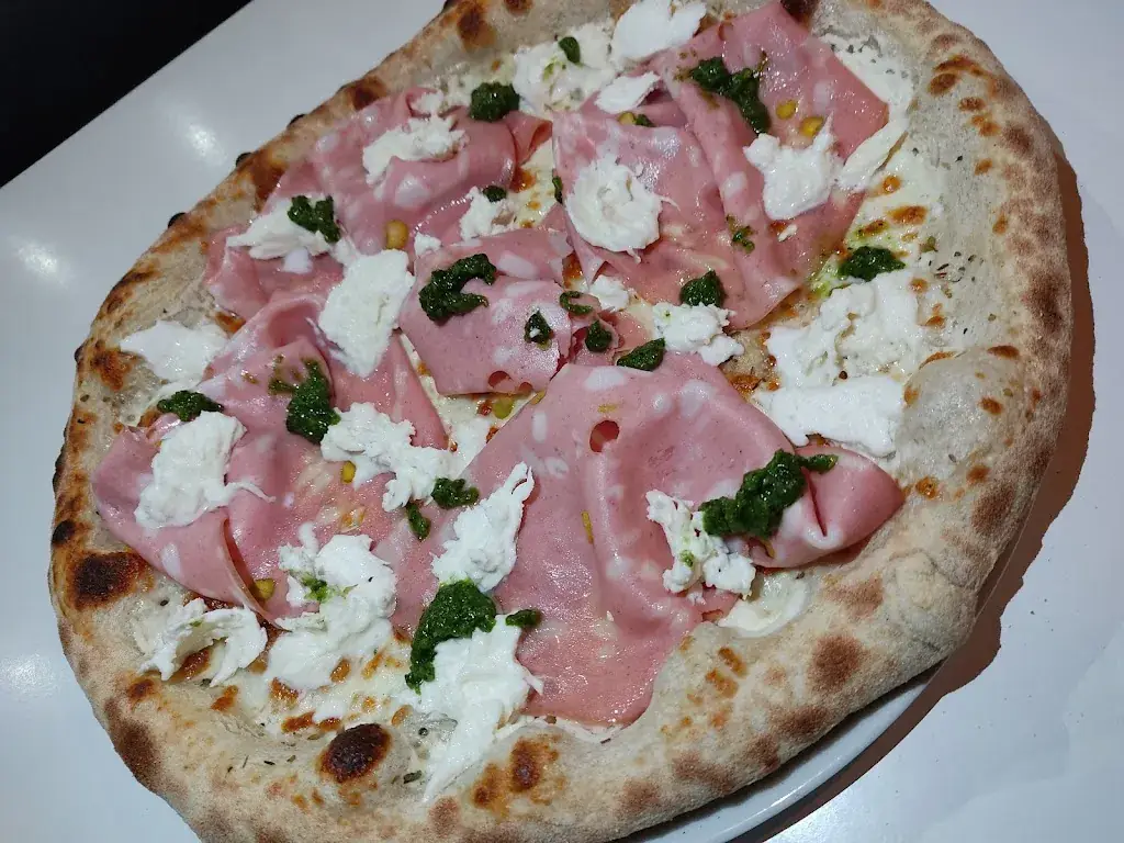 Restaurant LE CONVIVE. ( restaurant, pizza napolitaine, crêperie, glacier. )_Bourg-Argental_slider_image_3