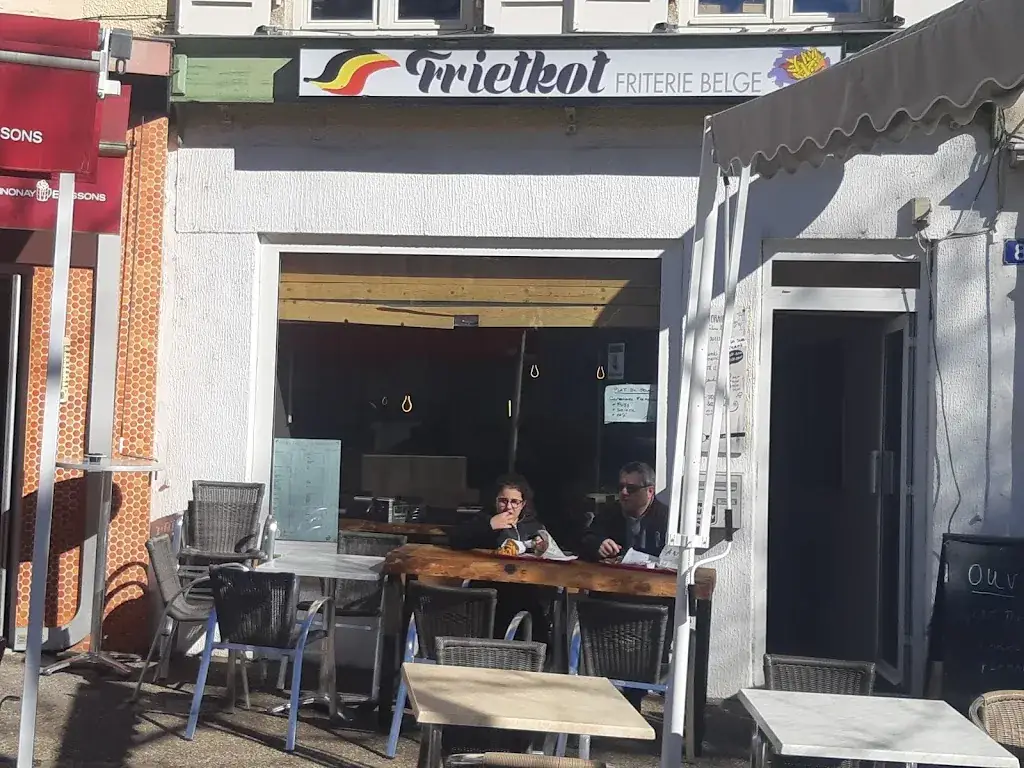 Frietkot_Bourg-Argental_slider_image_1