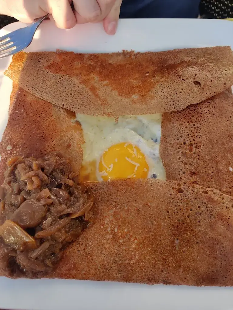 Patricia Nasazzi_Creperie Du Pont Lorois_Plouhinec_review