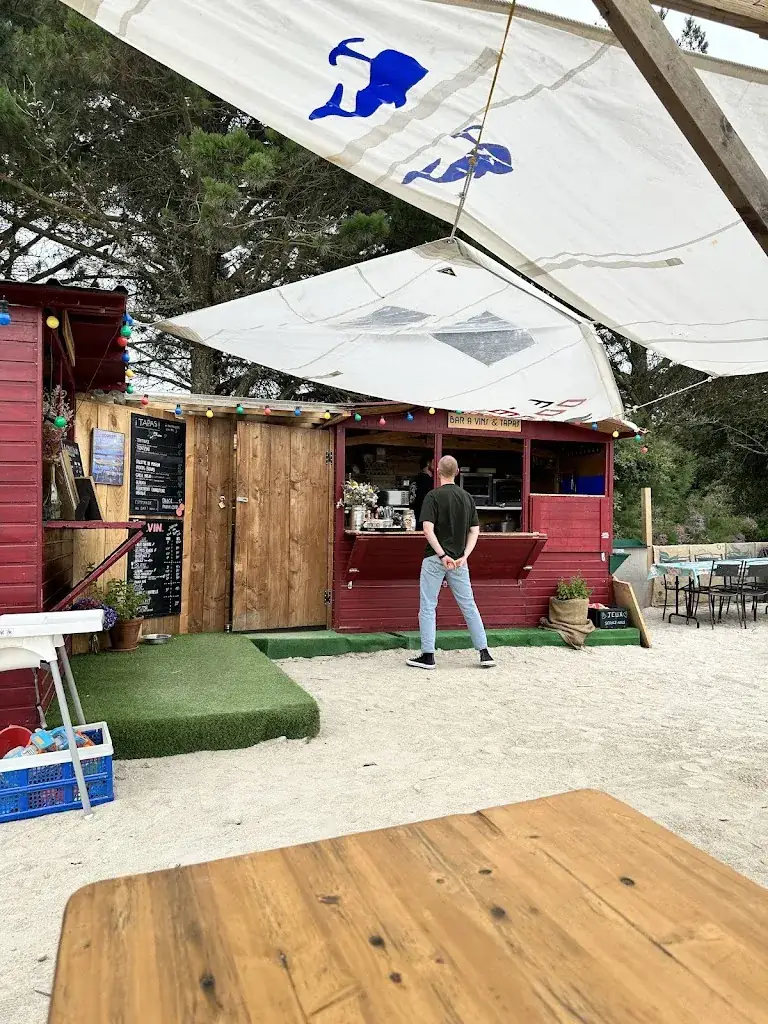 chris kuhn_La Cantina_Plouhinec_review