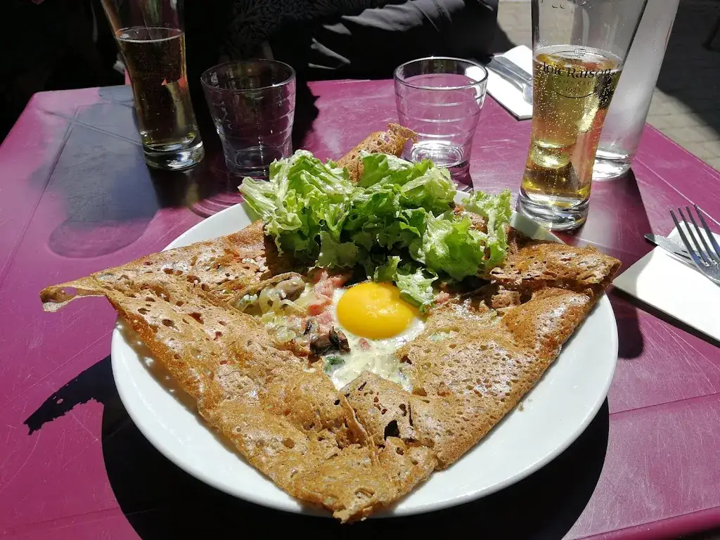 Graeme Stewart_Crêperie La Duchesse Anne_Guingamp_review