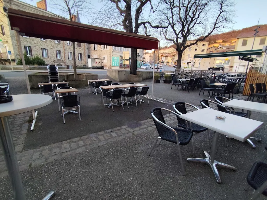 Le 2001 restaurant in Bourg-Argental