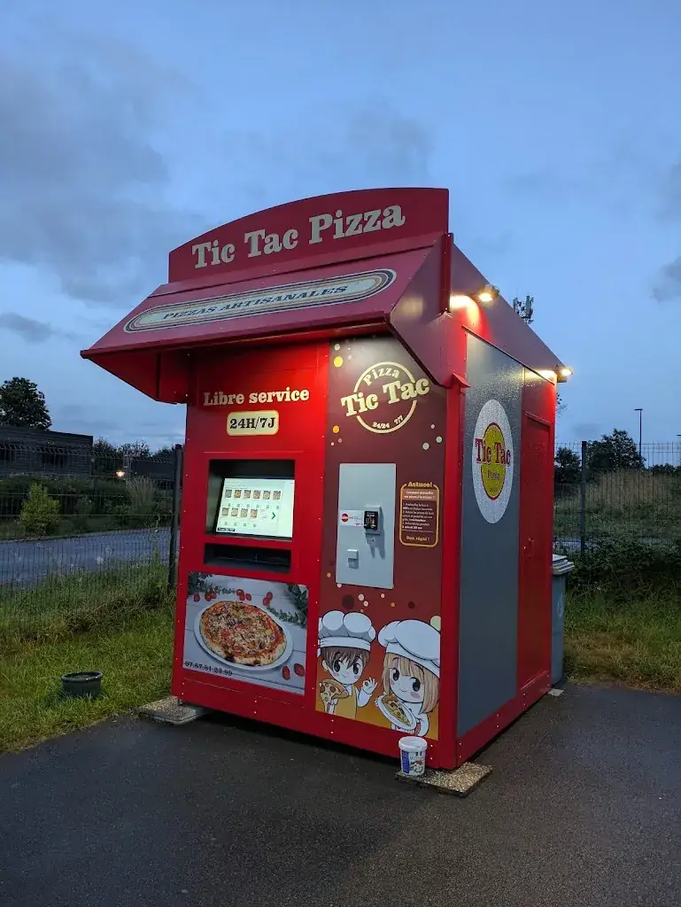 Tic tac pizza " Maison Mère " Distributeur 24/24 et 7/7 à Pluguffan restaurante en Pluguffan