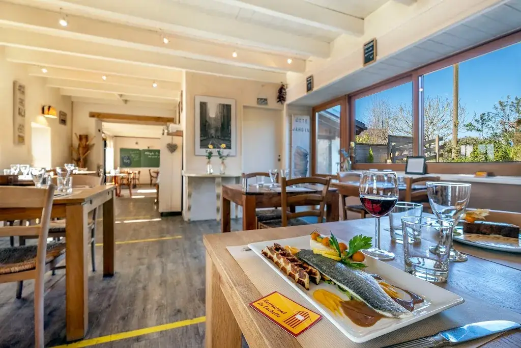 Restaurant La Cachette restaurant in Plouigneau