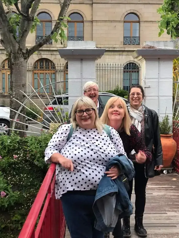 lesley mahoney_Le Bains-Douches_Morlaix_review