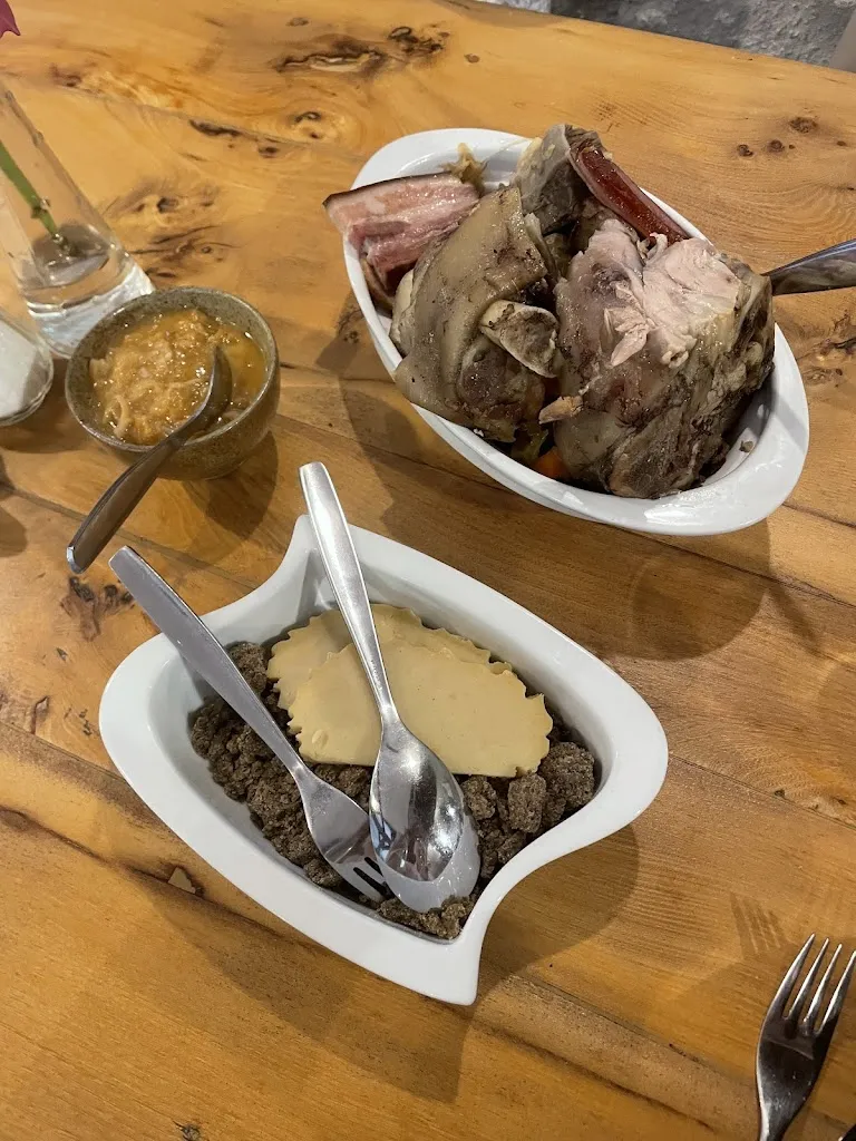 Amélie Morestin_LA TABLE DE JEANNE_Plouégat-Moysan_review