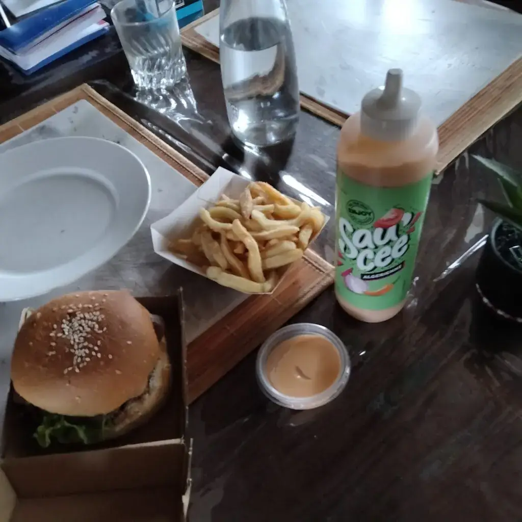 Fred29 F.V29_O Quatorze_Morlaix_review