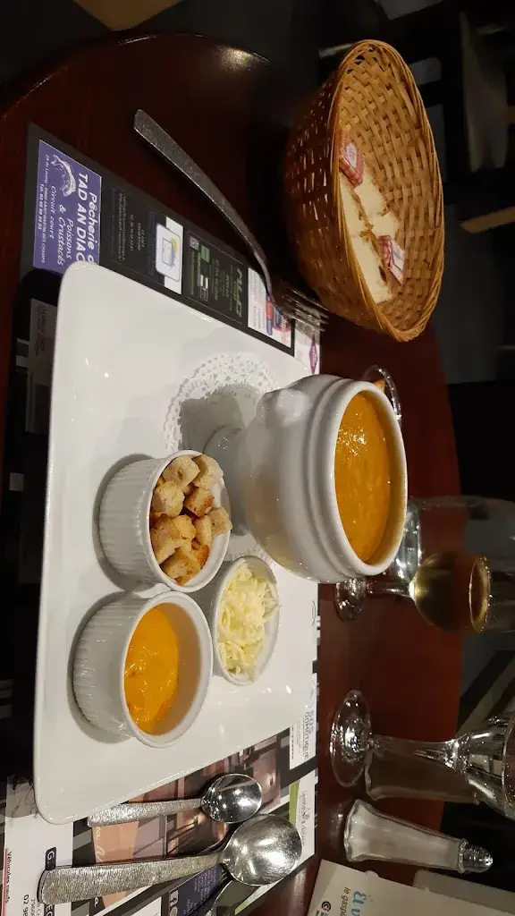 bogdan gion_CASA VECCHIA_Morlaix_review