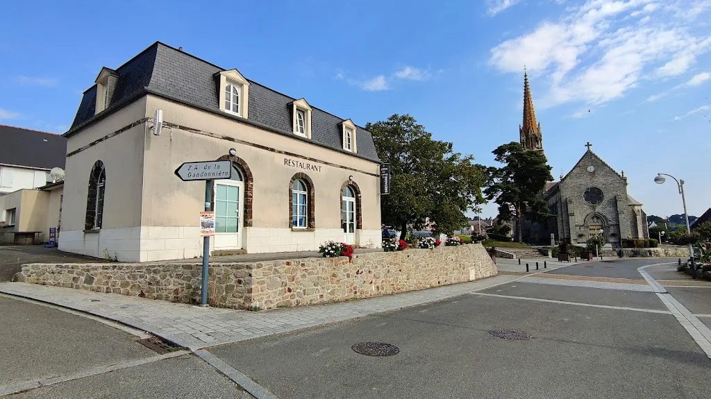 Café FIP_Pocé-les-Bois_slider_image_3