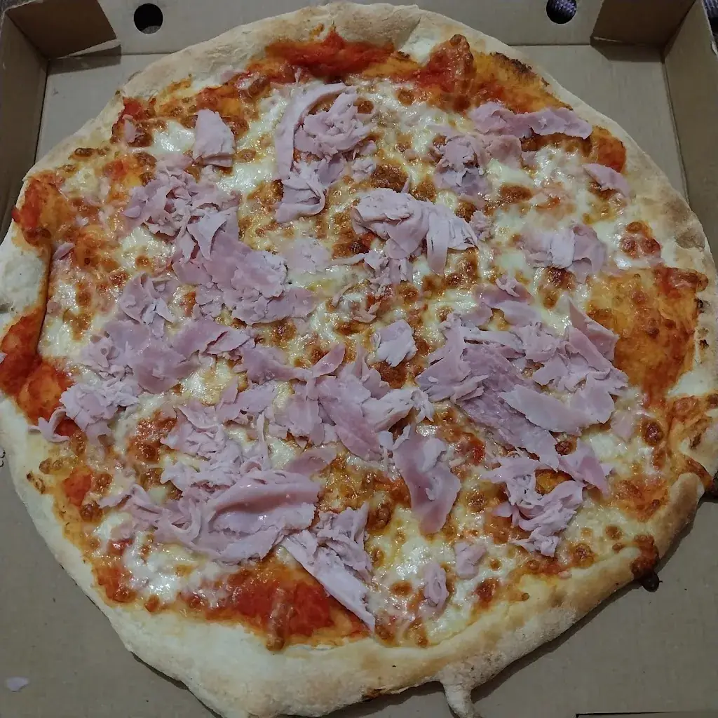 anne CORRE_Pizzeria Santa Lucia_Pluméliau_Bewertung