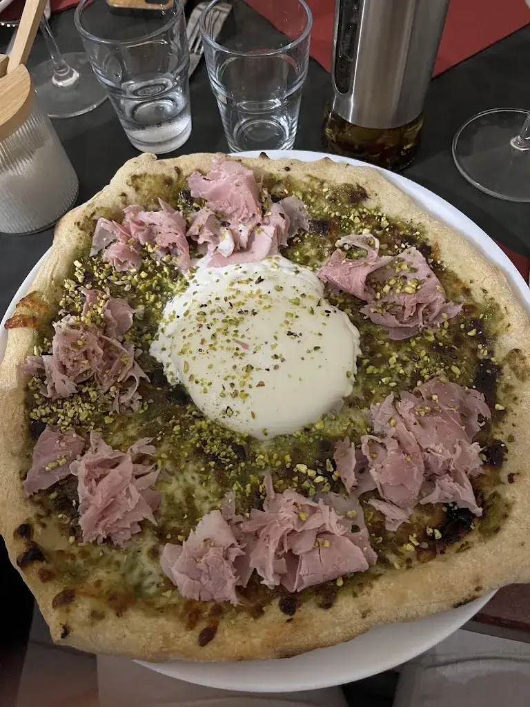 Pizzeria Santa Lucia_Pluméliau_slider_image_2