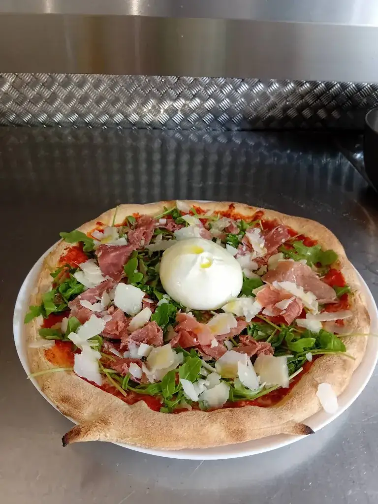 Pizzeria Santa Lucia_Pluméliau_slider_image_3