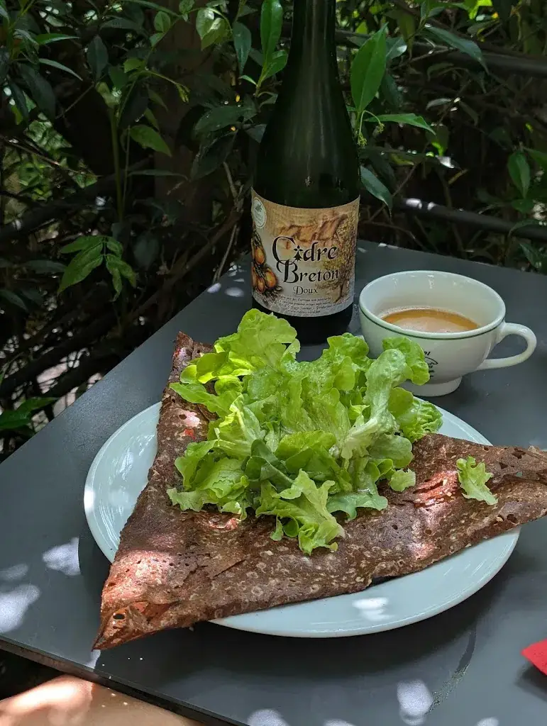 Arushi Vaishnav_Café crêperie La terrasse_Rochefort-en-Terre_review