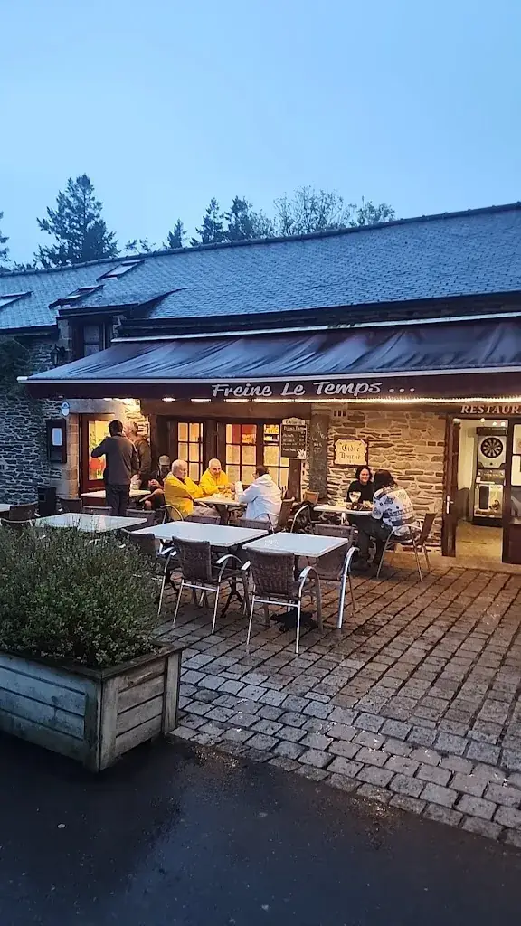 mehmet mutlu uysal_Freine le Temps_Rochefort-en-Terre_recensione