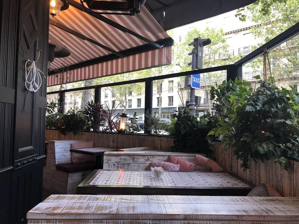 Riadh Ben Ayed_A l'Heure De l'Apero_Rochefort-en-Terre_recensione