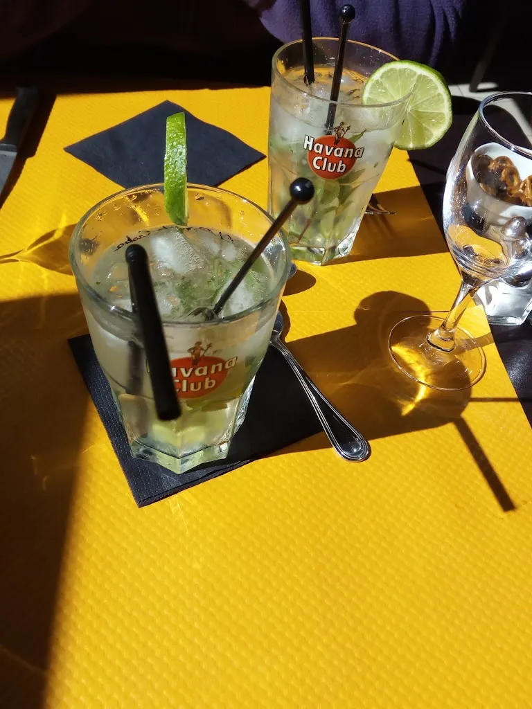 Bar LA BOUSSOLE_Plumergat_slider_image_1