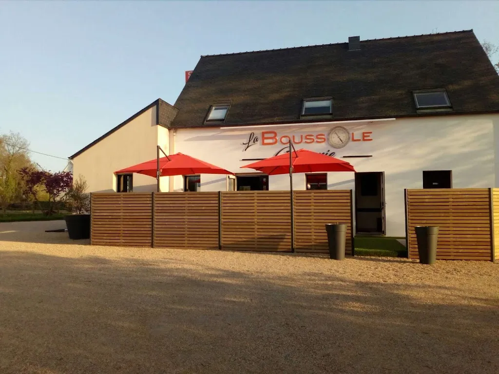 Bar LA BOUSSOLE_Plumergat_slider_image_2