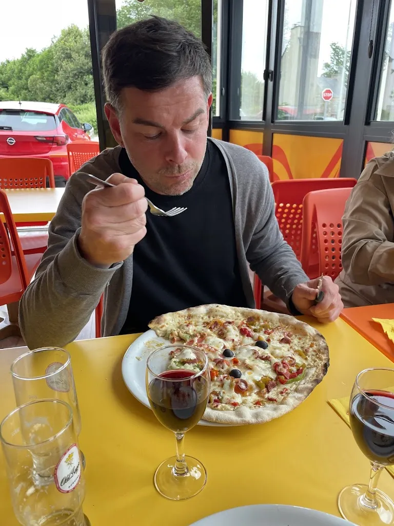 Maxime Johnson_Pizz'Anna_Plumergat_review