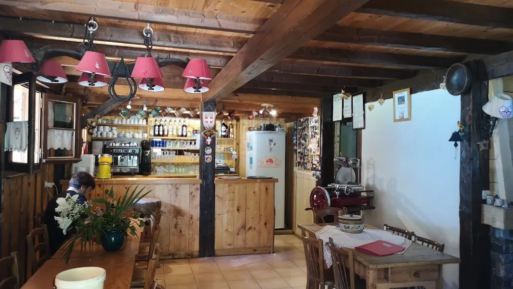 Bar-restaurant chez Roland restaurante en Abondance