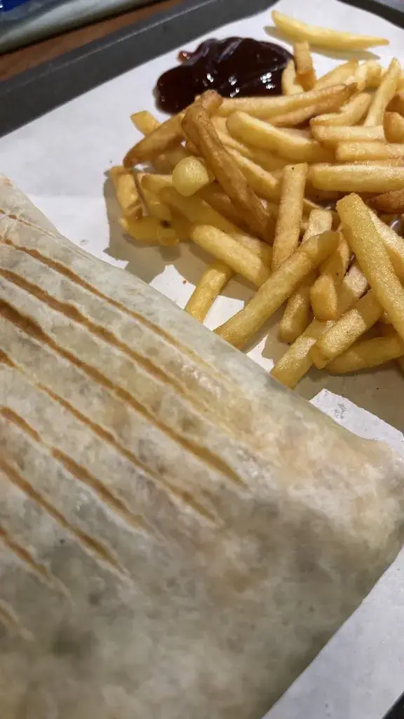 parislashes7_Croq'Chaud_Brassac-les-Mines_review