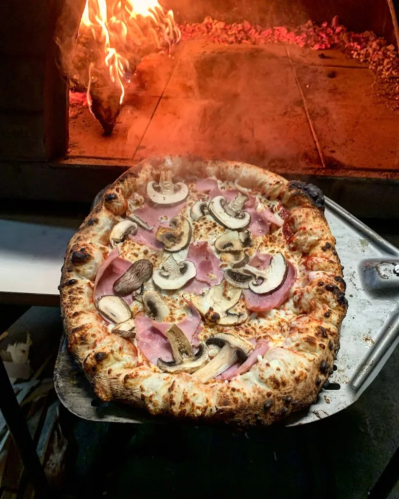 La plud pizza napolitaine_Pluduno_slider_image_3