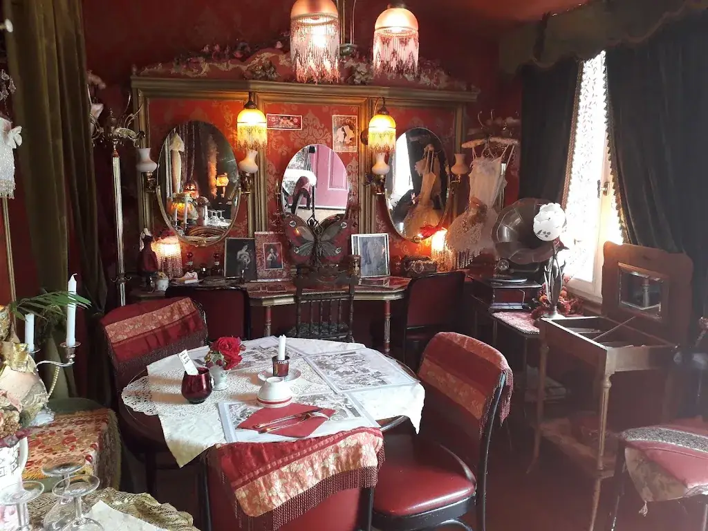 Creperie 1900 restaurant in Pluneret