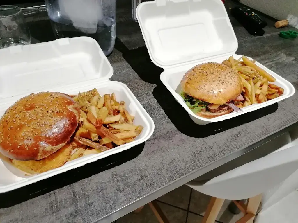 Pierre Gaillard_pti creux_Pluneret_review