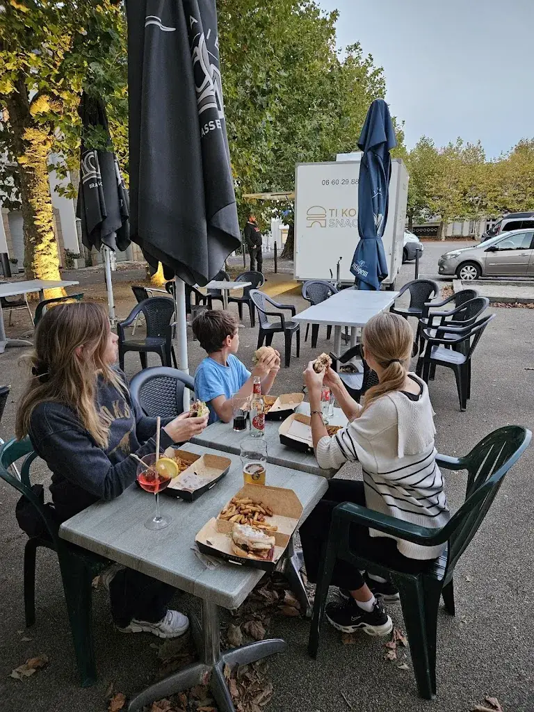 mathieu auffret_Ti kofata_Pont-Croix_review