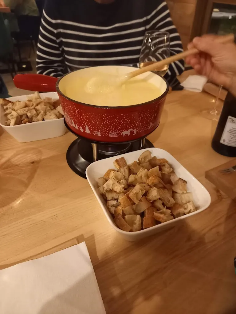 Jean Pierre Pertin_L’ Etabli Bar - Restaurant — bar à bières / vins / cocktails / Spécialités montagnardes / burger_Bourg-Saint-Andéol_recensione