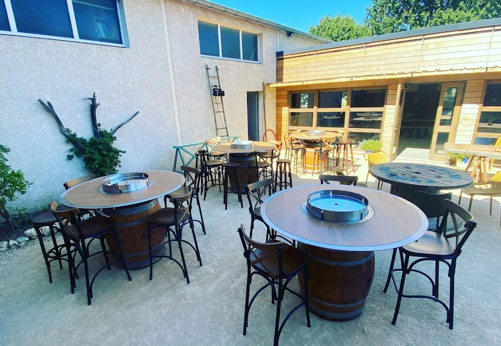 L’ Etabli Bar - Restaurant — bar à bières / vins / cocktails / Spécialités montagnardes / burger_Bourg-Saint-Andéol_slider_image_1