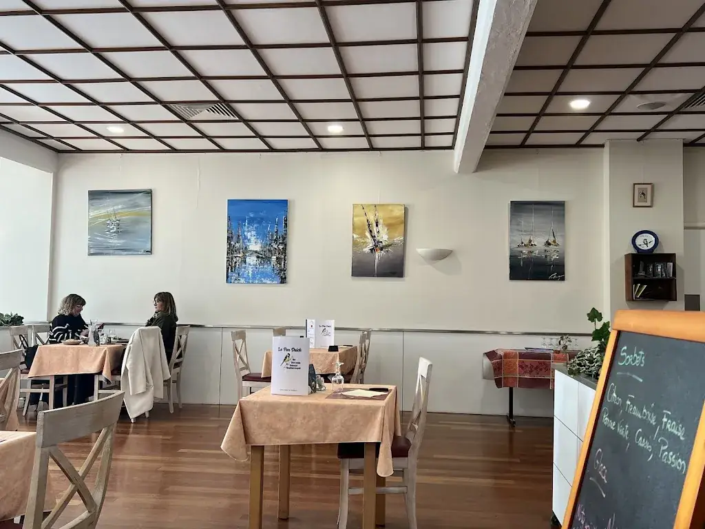 Le Penduick restaurant in Poullan-sur-Mer