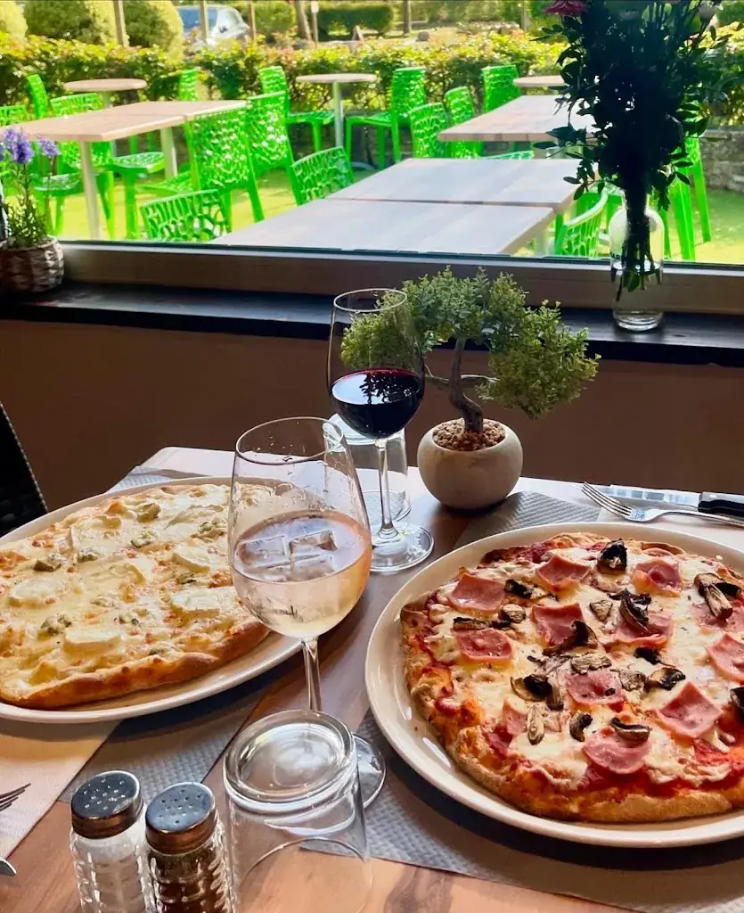 Restaurant l'Éphémère_Poullan-sur-Mer_slider_image_1