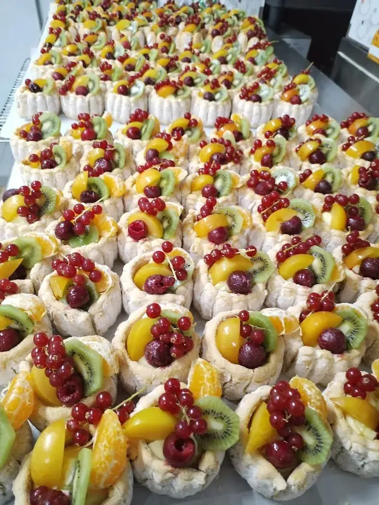 Menu_Auberge De l'est à l'ouest restaurant, traiteur, pâtissier,hôtel._Poullaouen_image_4