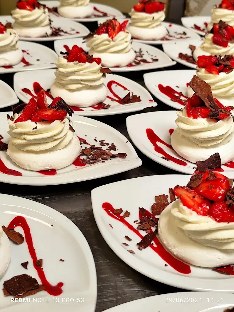 Menu_Auberge De l'est à l'ouest restaurant, traiteur, pâtissier,hôtel._Poullaouen_image_9